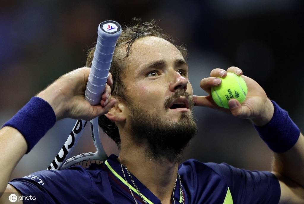 世乒赛再爆冷：4大种子首轮出局，国乒15胜1负孙颖莎迎战强敌