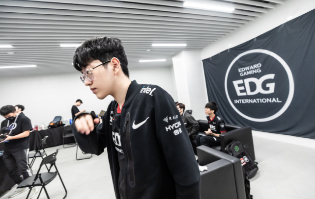 他的两粒进 他的两粒进