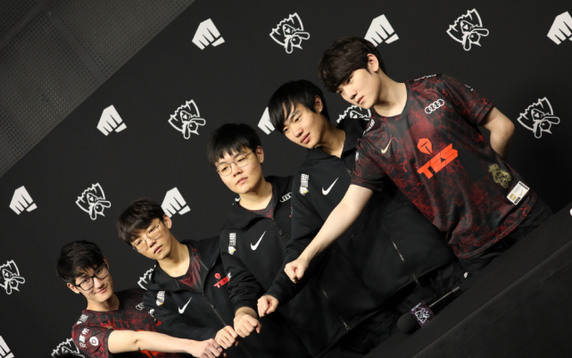 其中并不乏 其中并不乏