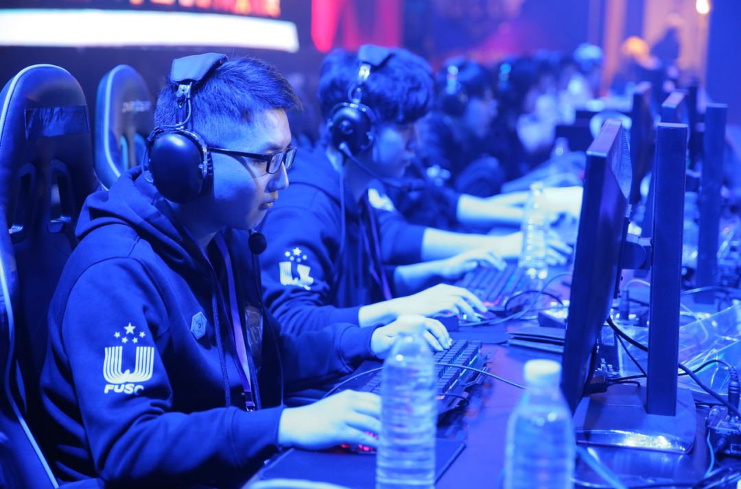 而关于翟德 而关于翟德